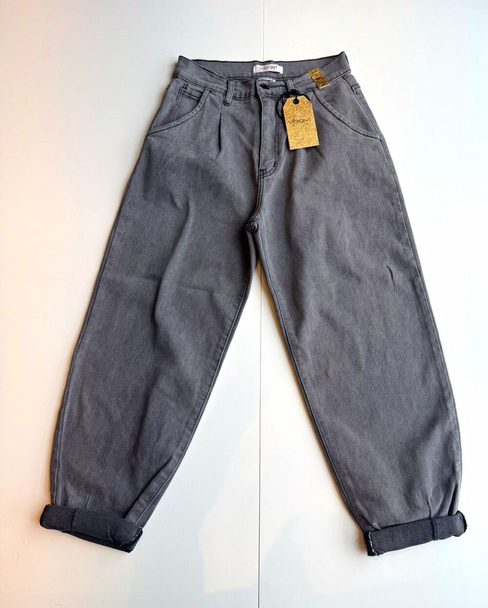 Vibrant Juniors Size 3 Gray High Rise Tapered Regular Fit Balloon Jeans